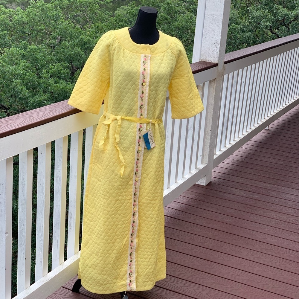 Vintage Yellow‎ Quilted Bathrobe